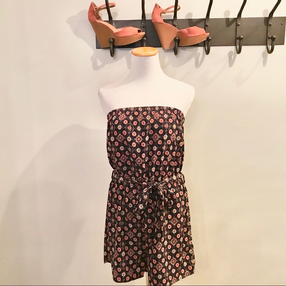NWOT Romeo + Juliet Couture Strapless Romper | SzM